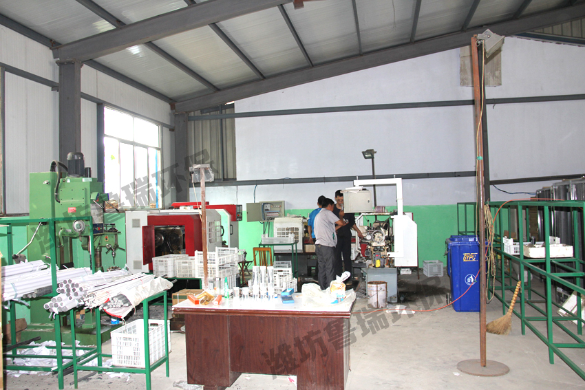 水射器、滴定閥、單向閥數(shù)控機(jī)床加工現(xiàn)場